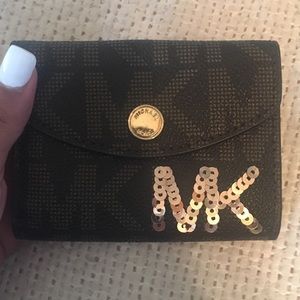 MK change wallet